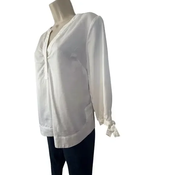 Crown & Ivy White Long Sleeve Pop Over Top Button V Neck Loose Flattering Fit - Picture 15 of 16